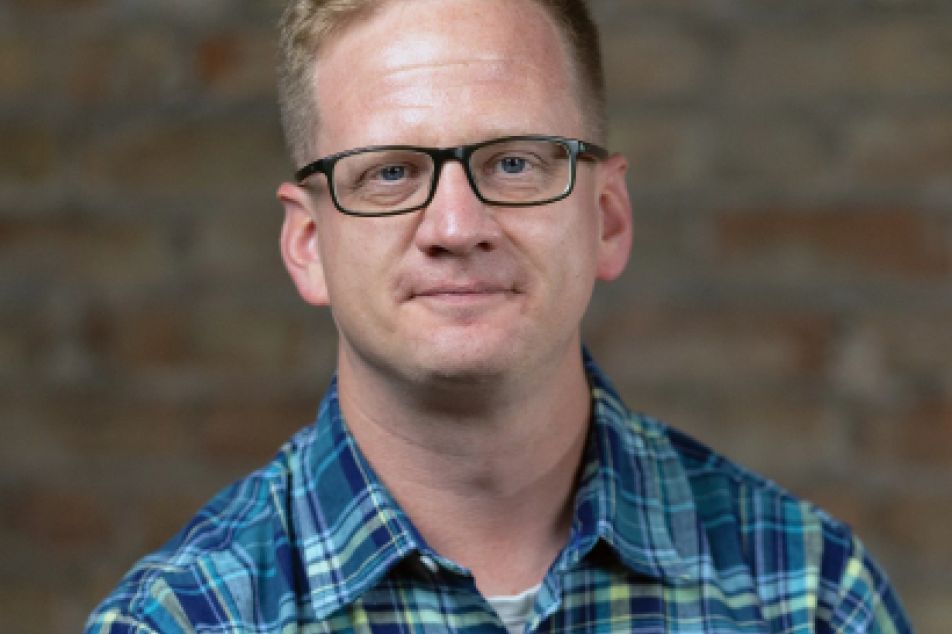 Savu professional portrait