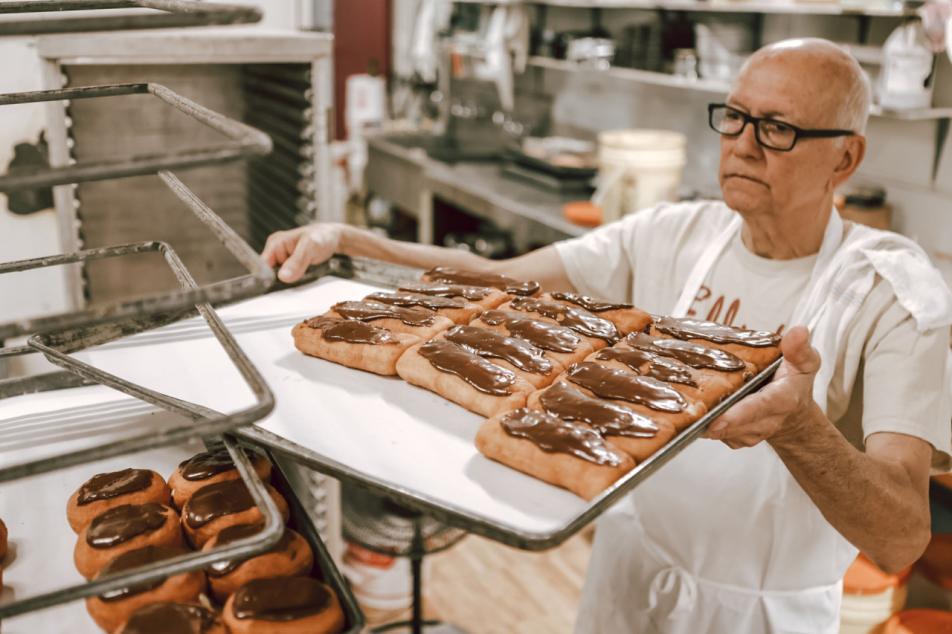 Elliott's bakery donut prep